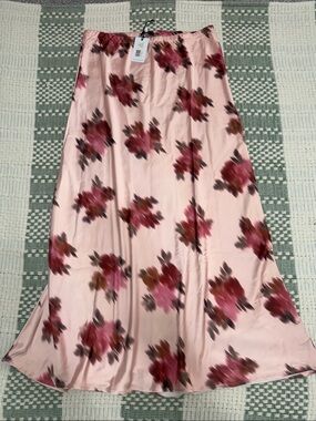 WeWoreWhat Pink Satin Maxi Skirt with Rose Floral Print